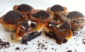 Oreos mini sajttortácskák