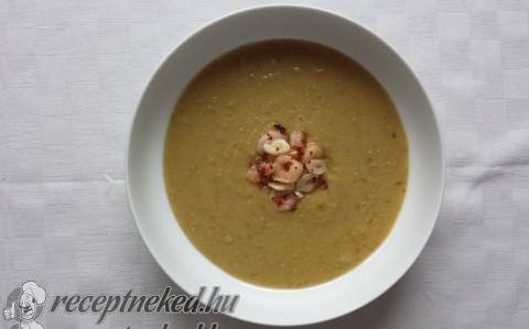 Vöröslencse krémleves kökusztejjel, chilis-fokhagymás rákkal