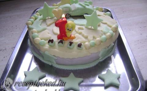 Tejszines-meggyes torta fondant-al