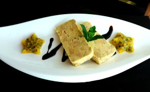 Kacsamáj terrine maracujazselével