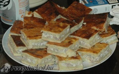 Húsos pite tejföllel és magvakkal