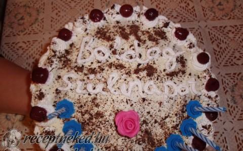 Feketeerdei torta