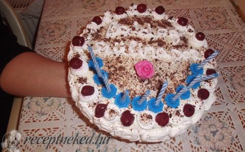 Feketeerdei torta