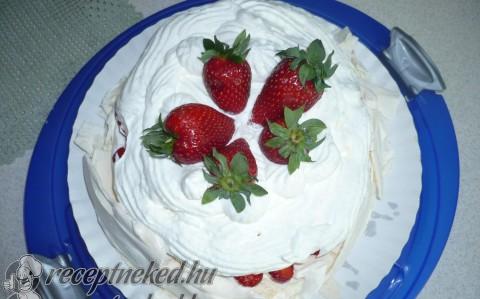 Csokis,epres pavlova torta