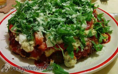 Gazdag feltétes csirkepizza, tészta nélkül