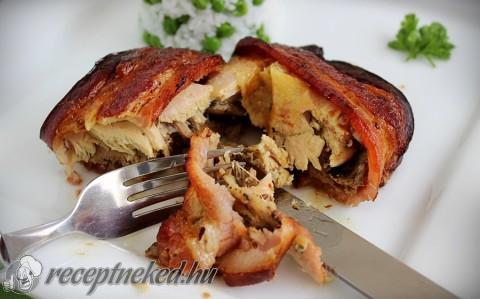 Májjal töltött csirkecomb baconbe tekerve