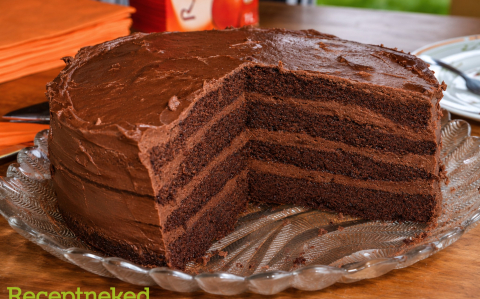 Emeletes csokoládékrémes torta