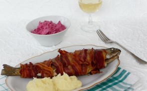 Pisztráng baconbe tekerve
