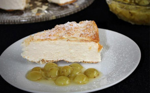 Túrókrémes torta gyömbéres szőlőraguval