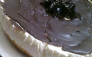 Aszalt szilvás sajttorta