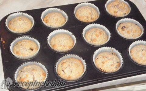 Aszalt áfonyás muffin