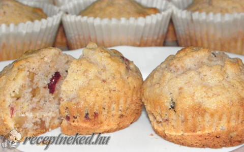 Aszalt áfonyás muffin