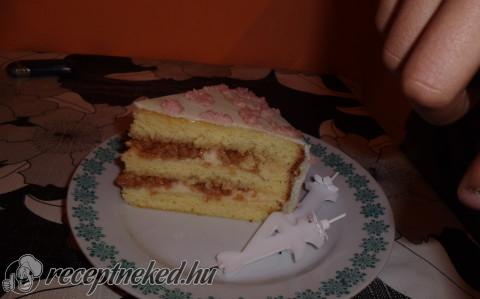 Almás rakottas torta