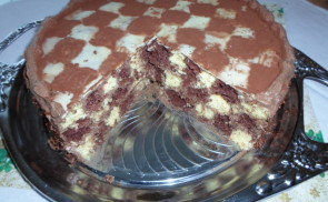 Csokoládés sakk torta