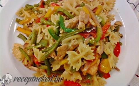 Csirkés, zöldséges farfalle