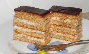 Diós-krémes szelet