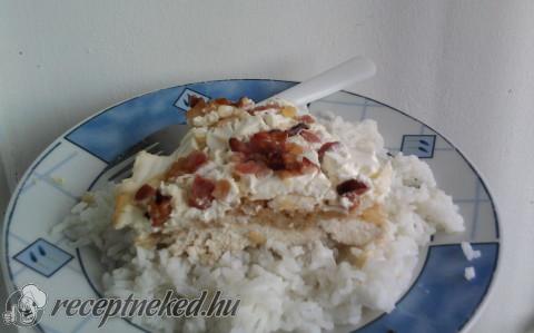 Almás-baconos rakott csirke