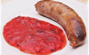 Aszalt szilvás desszertkolbász szilva chutney-val
