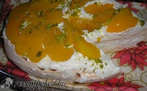 Barackos pavlova pisztáciával
