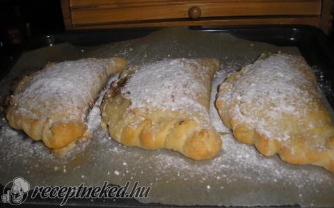 Mascrponéval, nutellával töltött calzone