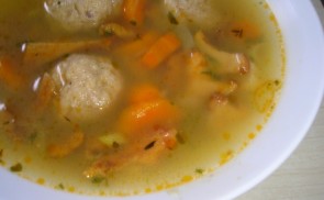 Rókagombaleves húsgombóccal