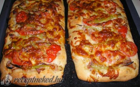 Pizzalepény gazdagon
