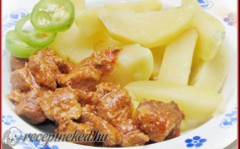 Vaddisznópörkölt bográcsban
