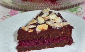 Málnalekváros csokoládétorta