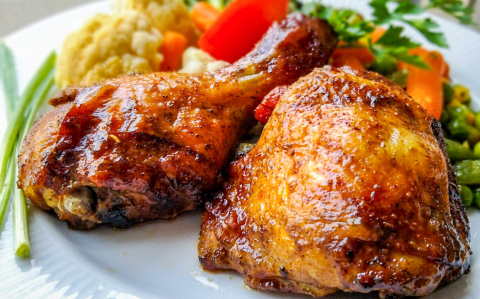 Chilis, szójás csirkecombok