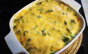 Sajtos brokkolis casserole bögrésen
