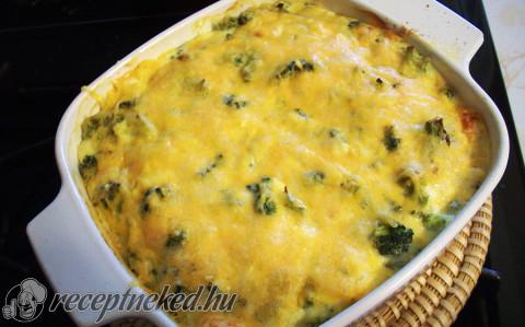 Sajtos brokkolis casserole bögrésen