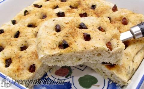 Focaccia napon szárított paradicsommal