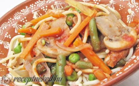 Mediterrán zöldséges spagetti