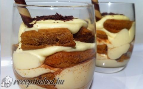 Poharas tiramisu amarettivel