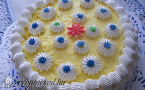 Tejszínhabos, vaníliakrémes  torta