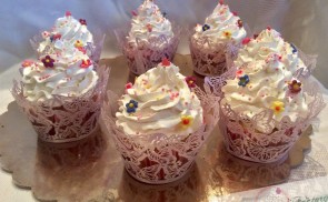Vaníliás cupcake narancsos fehércsoki krémmel