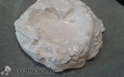 Pavlova torta