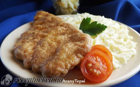 Kukoricalisztes párizsi csirkemell parmezános krumplipürével