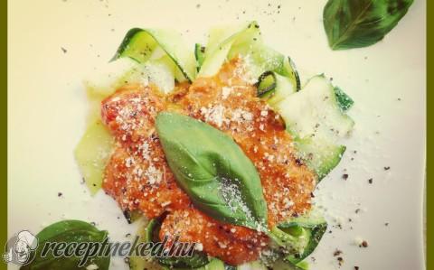 Zoodles (cukkinis tészta) paradicsomszósszal