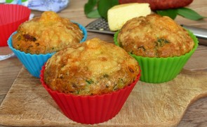 Medvehagymás-kolbászos muffin