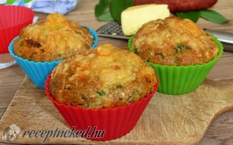 Medvehagymás-kolbászos muffin