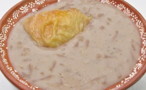 Almaszósz sült csirkecombbal