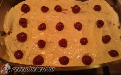 Meggyes tiramisu