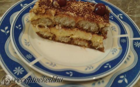 Meggyes tiramisu