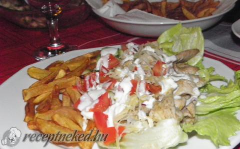 Csirke gyros tál