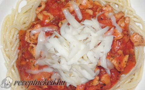 Csirke bolognai spagettivel