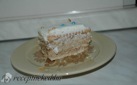 Banánkrémes keksztorta