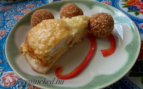 Sajtos csirkemell szezámmagos rizsgolyóval
