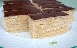 Fahéjas-krémes (hatlapos) sütemény