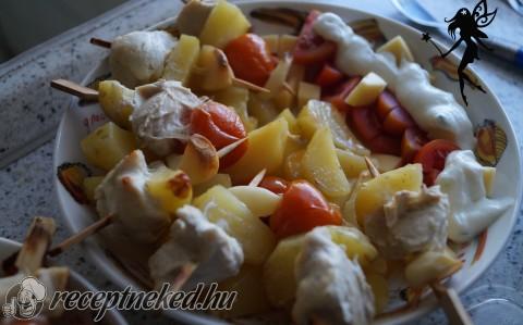 Mini saslik tzatziki salátával